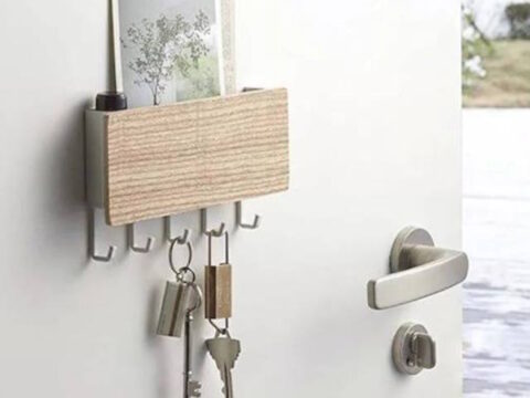 Навеска крючочков, вешалок в Минске