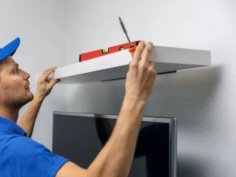 Навеска полок в Минске