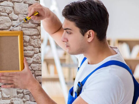 Навеска картин в Минске